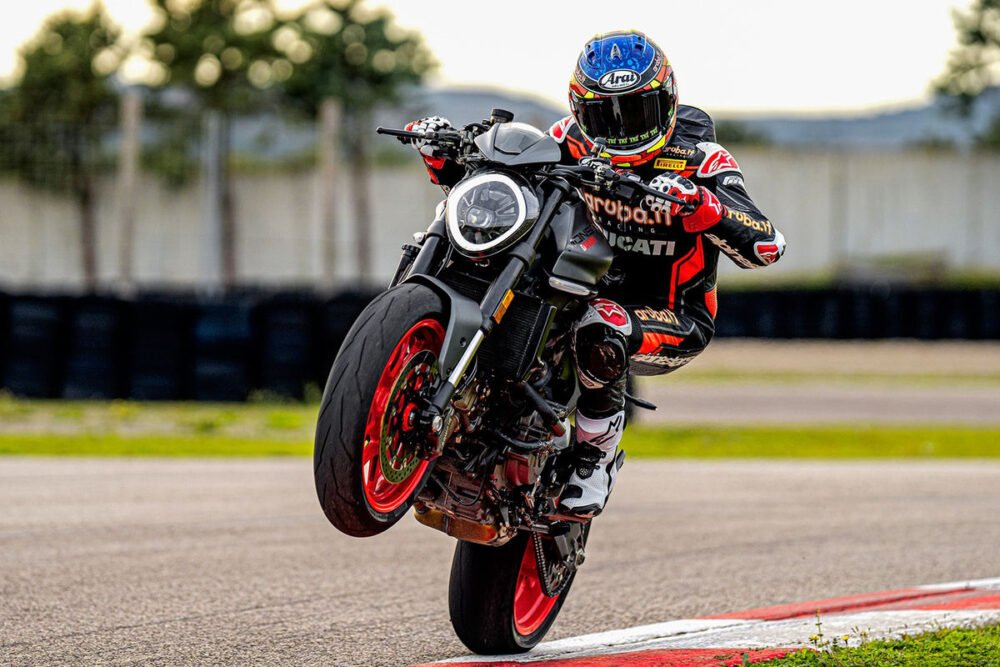 2021 ducati monster