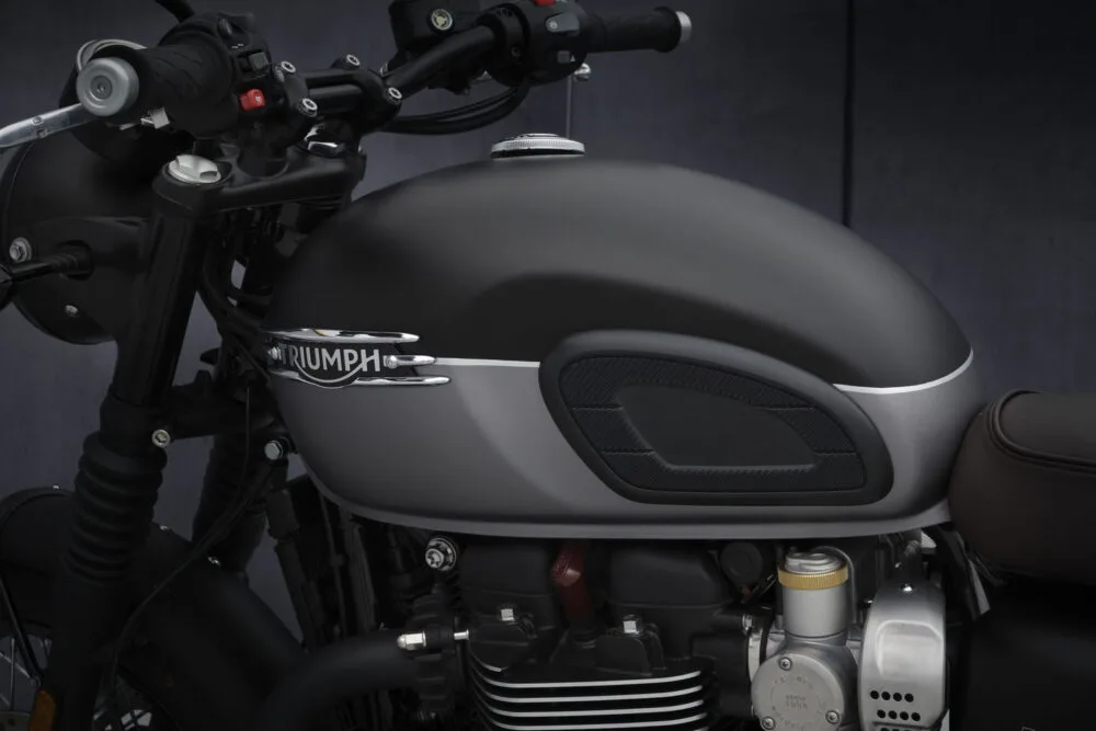 2021 bonneville t120 black tank