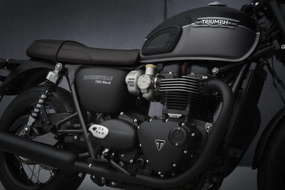 2021 bonneville t120 black side details