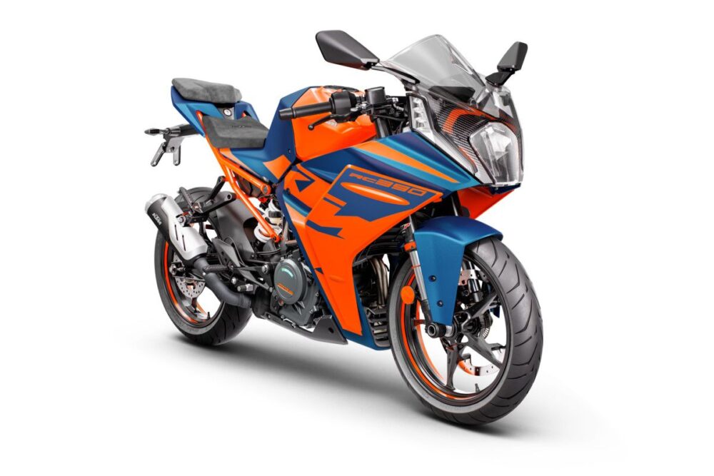 2022 ktm rc 390 front right side