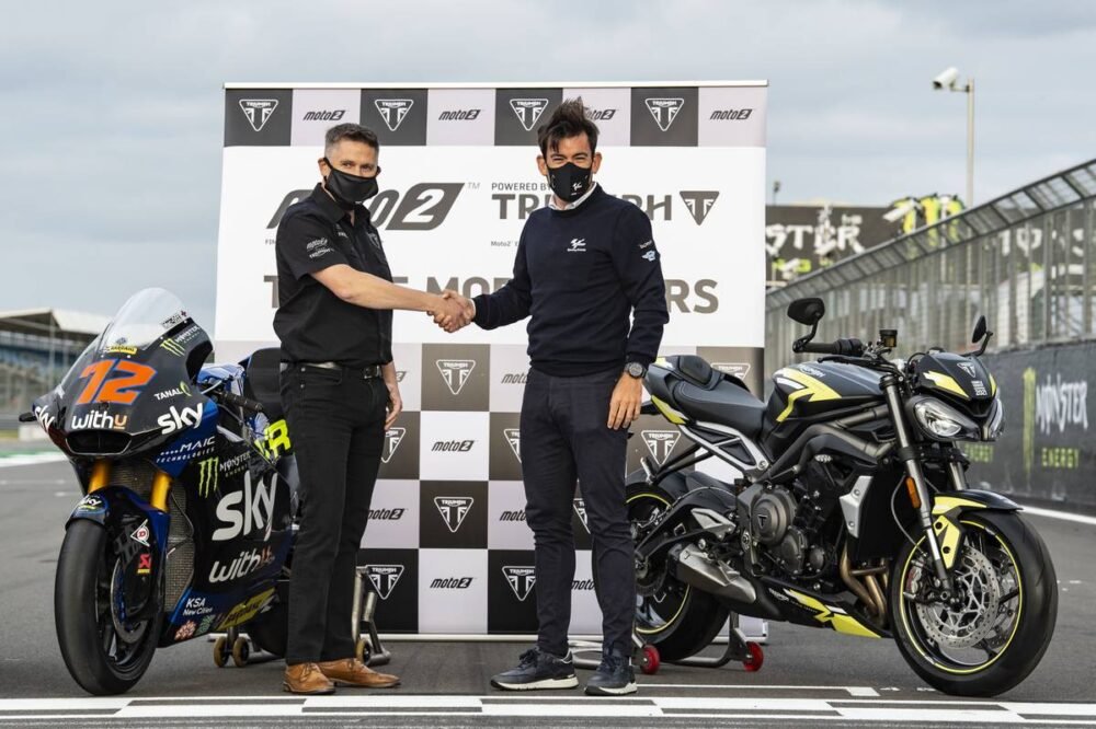 triumph moto2