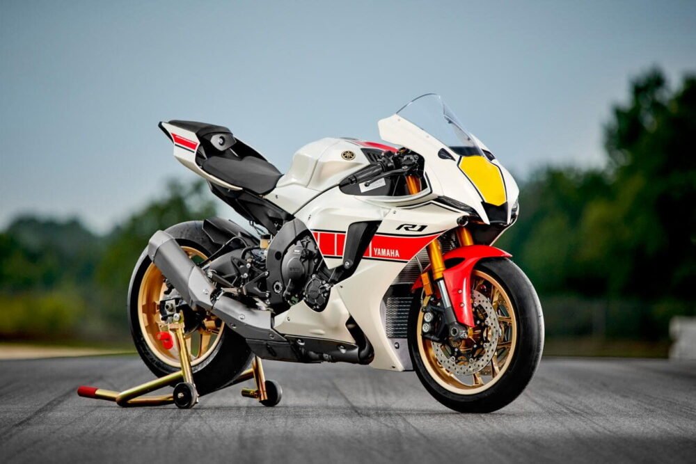 2022 yamaha r1 60th anniversary