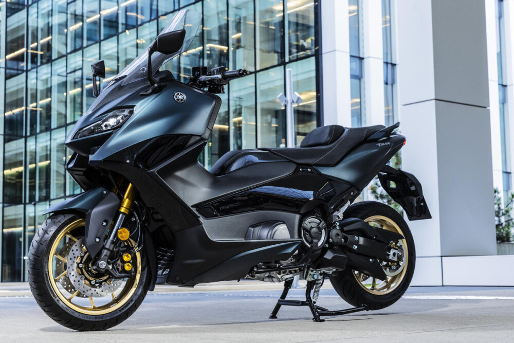 2022 yamaha tmax tec max