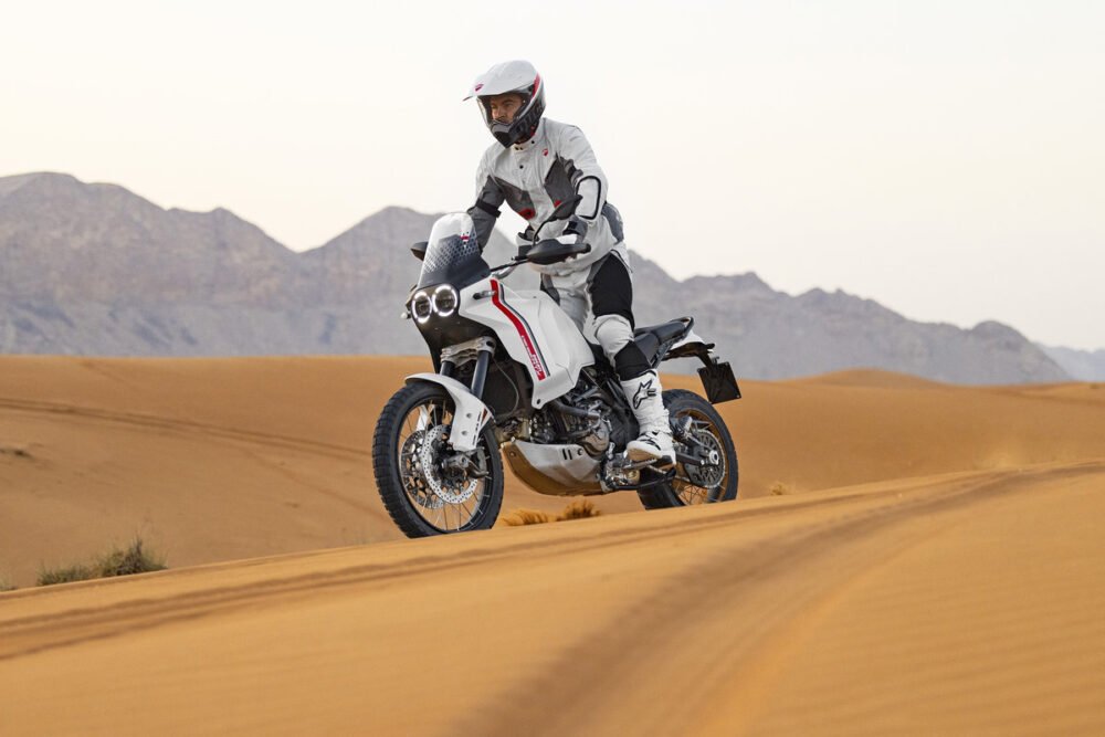 2022 ducati desertx