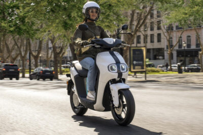 yamaha neo's electric scooter