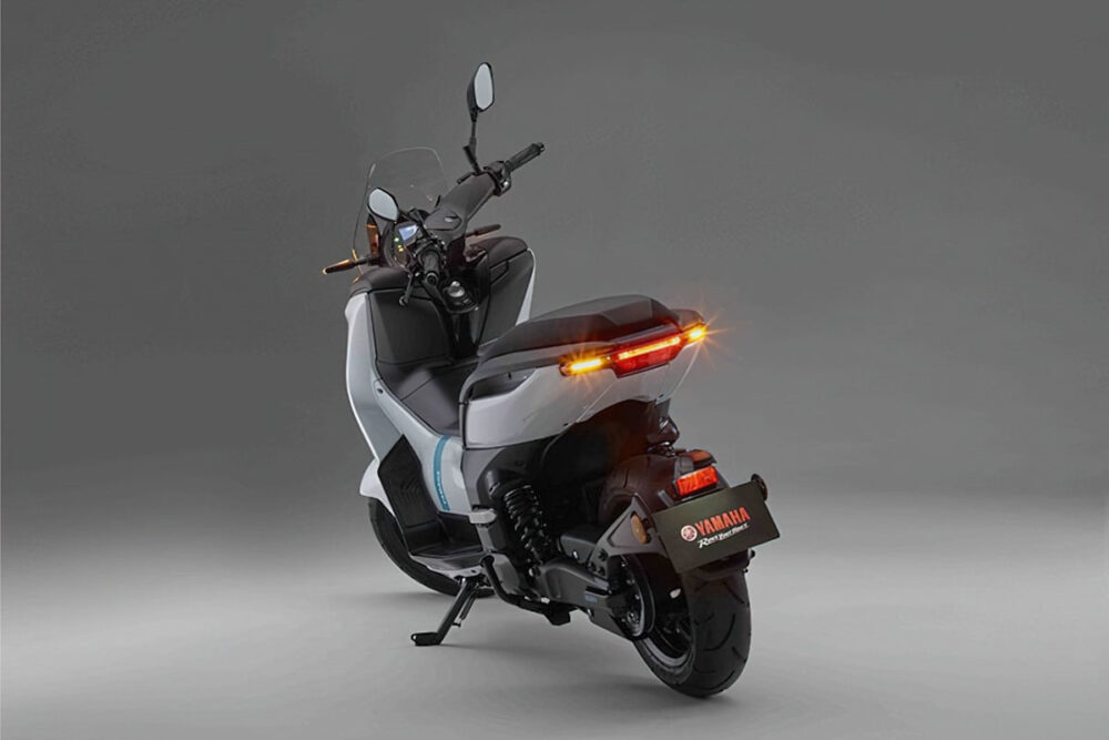 yamaha e01 electric scooter