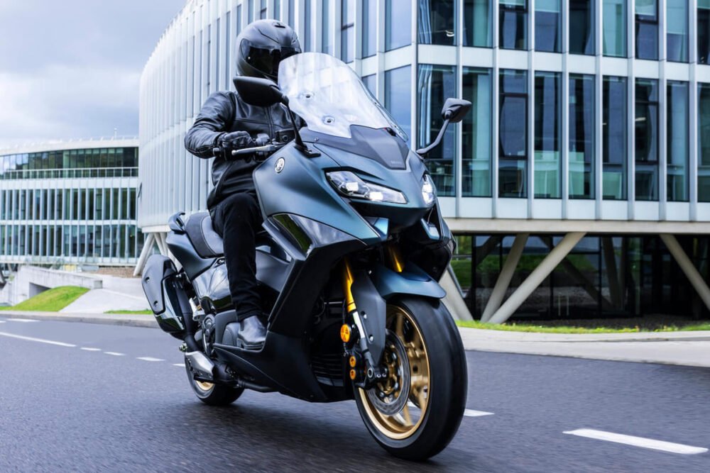 2023 yamaha tmax tech max