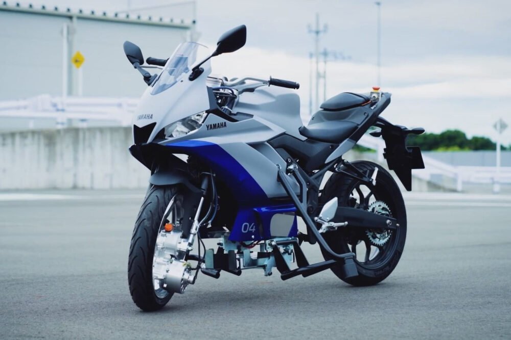 yamaha motorcycle stabilization system