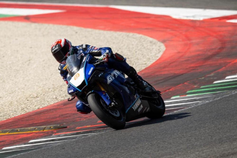 yamaha r1