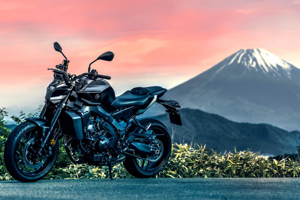 2025 yamaha mt-09 y-amt