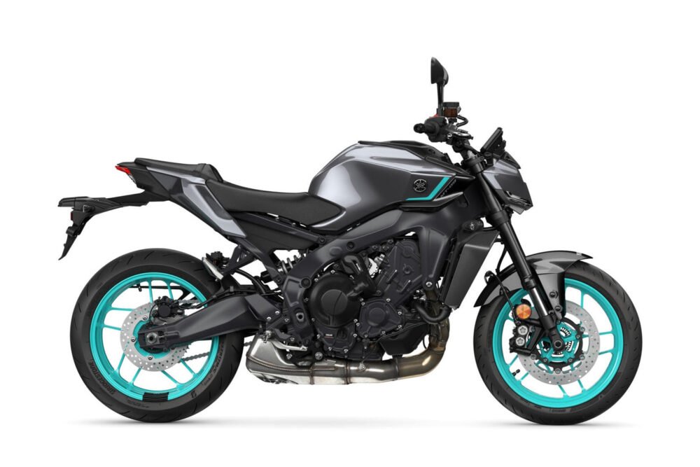 2025 yamaha mt-09 y-amt