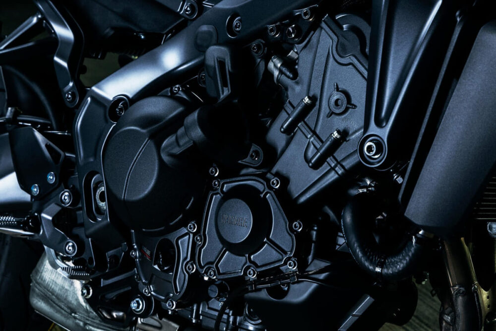 2025 yamaha mt-09 y-amt