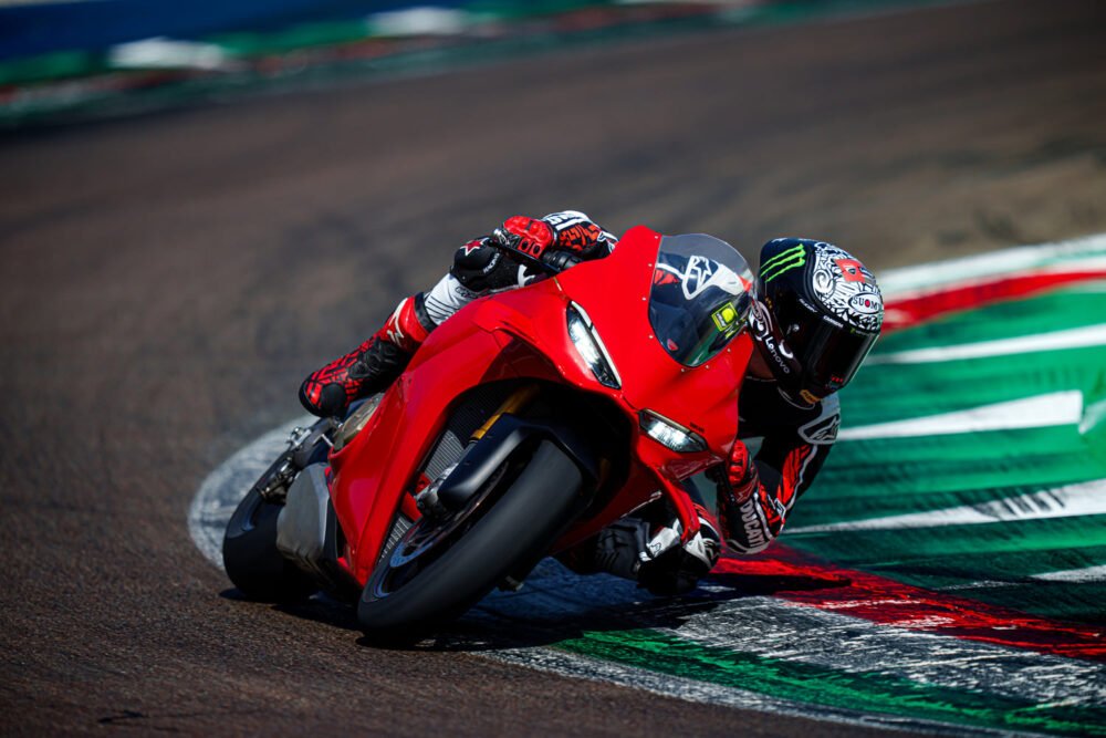2025 ducati panigale v4 s