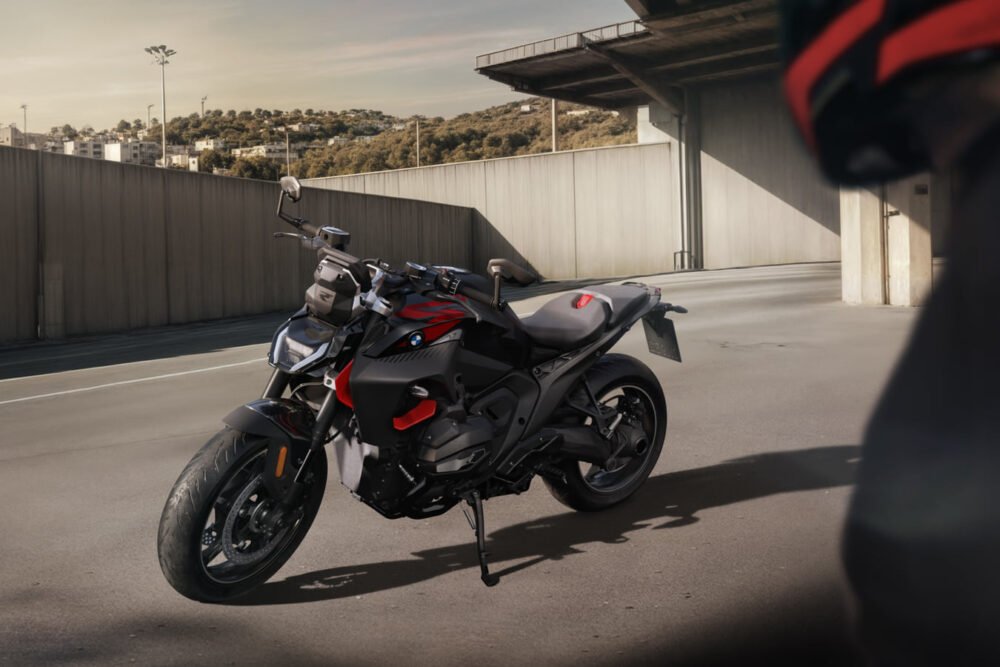 2026 bmw r 1300 r